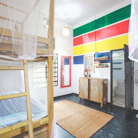 The West Coast House Hostel Ahangama Bagian luar foto