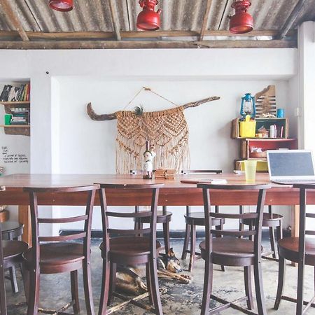 The West Coast House Hostel Ahangama Bagian luar foto